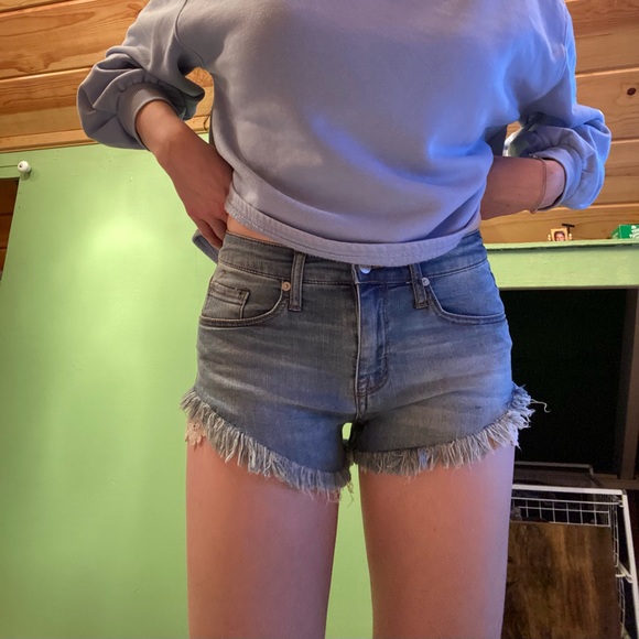 Lace trim high rise denim shorts! - Picture 3 of 5